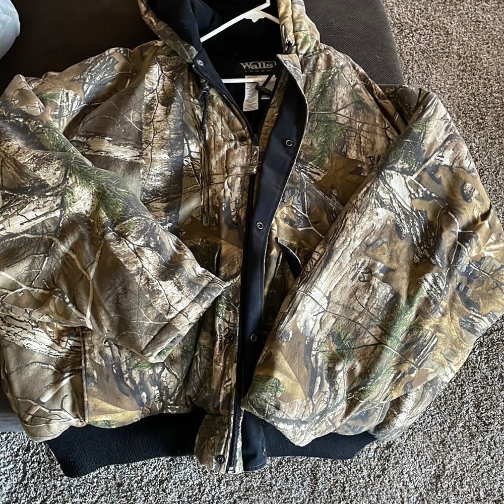 Just in time for hunting season! Clean and ready to go 2xl